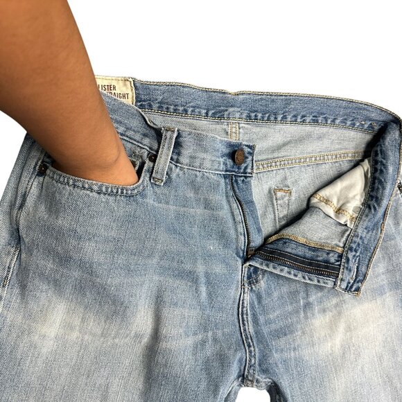 Hollister Mens 34x32 Relaxed Straight Leg Jeans Light Wash Distressed Denim - Picture 6 of 16